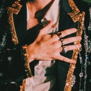 Meet your Posher, Ava